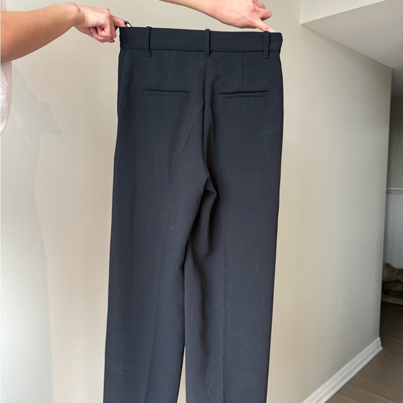Aritzia Effortless Pants in Crepette Black Size 4 High Rise - Picture 8 of 15